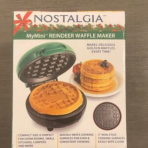 Nostalgia Green MyMini Reindeer Waffle Maker